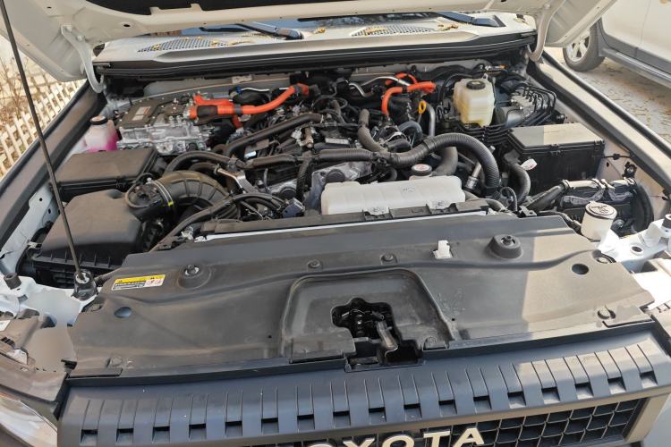 Used Toyota Prado 2025 2.4T Cross-Border BX Edition 5 Seats Engine Bay