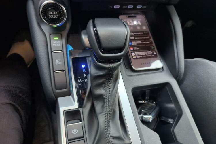 Used Toyota Prado 2025 2.4T All-Weather TX Version 5 Seats Gear Lever