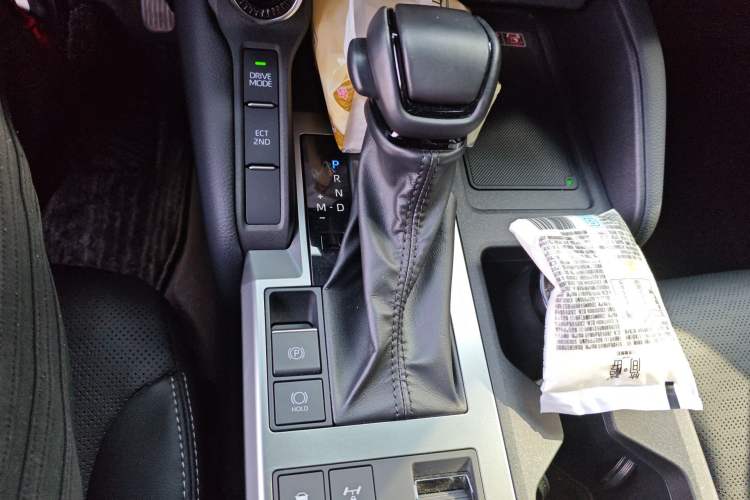 Used Toyota Prado 2025 2.4T All-Weather TX Version 5 Seats Gear Lever