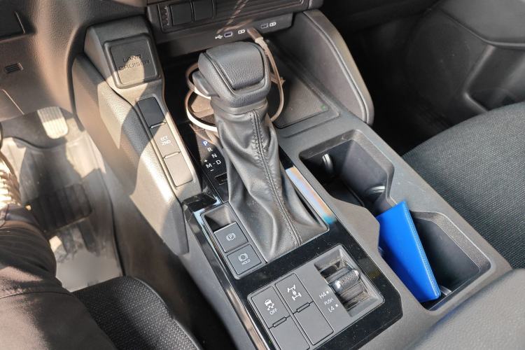 Used Toyota Prado 2025 2.4T Cross-Border BX Edition 5 Seats Gear Lever