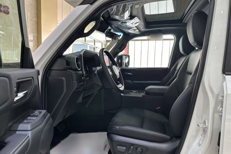 Used Toyota Prado 2025 2.4T All-Weather TX Version 5 Seats Interior 1