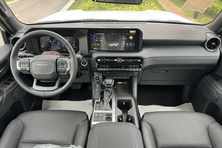 Used Toyota Prado 2025 2.4T All-Weather TX Version 5 Seats Interior 1