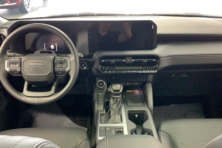 Used Toyota Prado 2025 2.4T All-Weather TX Version 5 Seats Interior 2