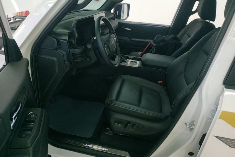 Used Toyota Prado 2025 2.4T Wilderness WX Edition 5 Seats Interior 3