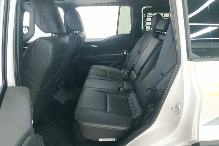 Used Toyota Prado 2025 2.4T Wilderness WX Edition 5 Seats Interior 4