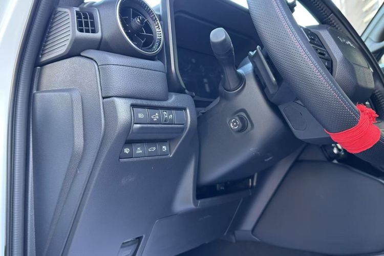 Used Toyota Prado 2025 2.4T Flagship VX Version 5 Seats Interior 4