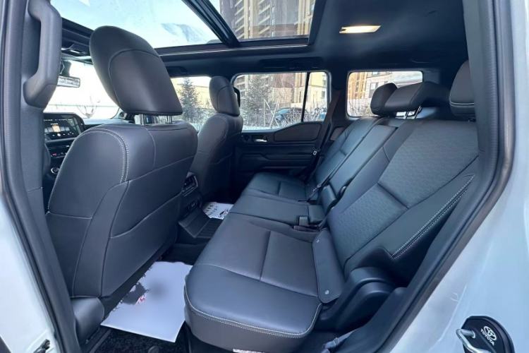 Used Toyota Prado 2025 2.4T Flagship VX Version 5 Seats Interior 5