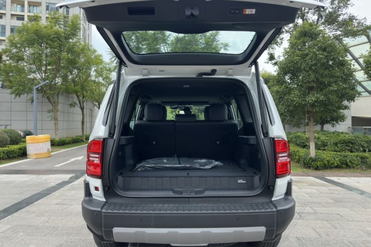 Used Toyota Prado 2025 2.4T All-Weather TX Version 5 Seats Interior 8