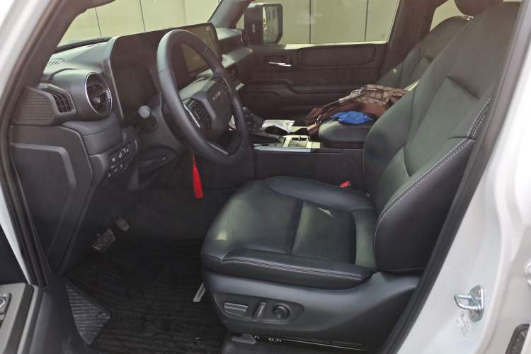 Used Toyota Prado 2025 2.4T All-Weather TX Version 5 Seats Left Front Seat