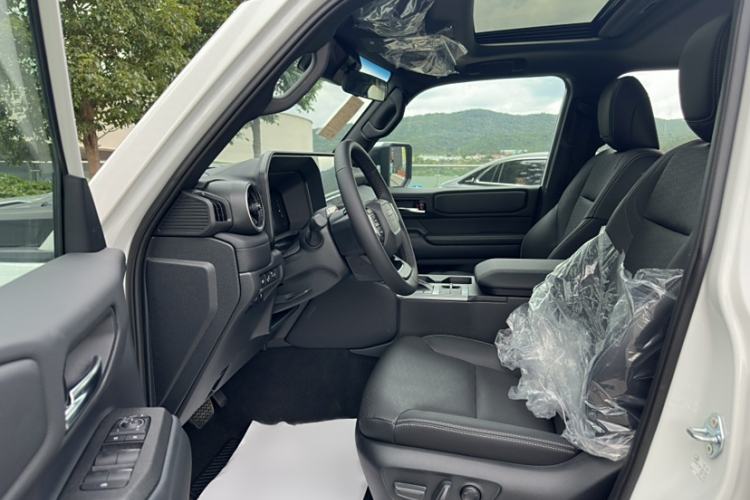 Used Toyota Prado 2025 2.4T All-Weather TX Version 5 Seats Left Front Seat
