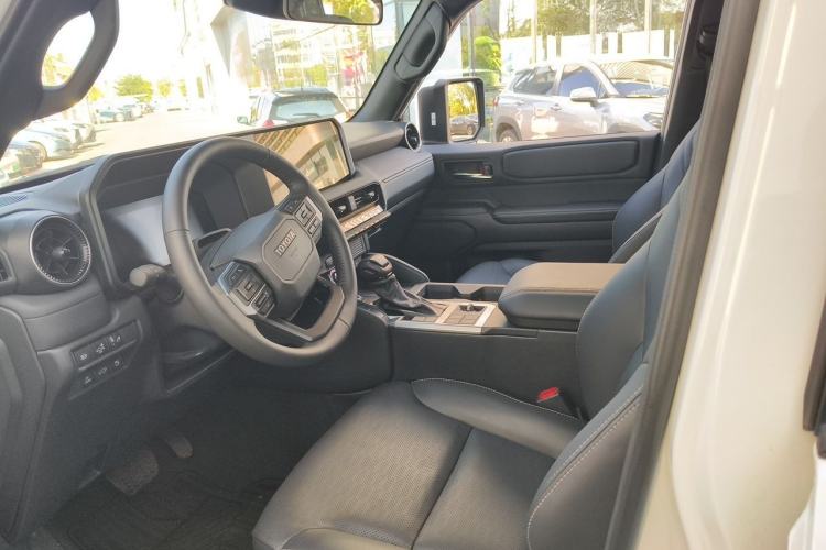 Used Toyota Prado 2025 2.4T All-Weather TX Version 5 Seats Left Front Seat