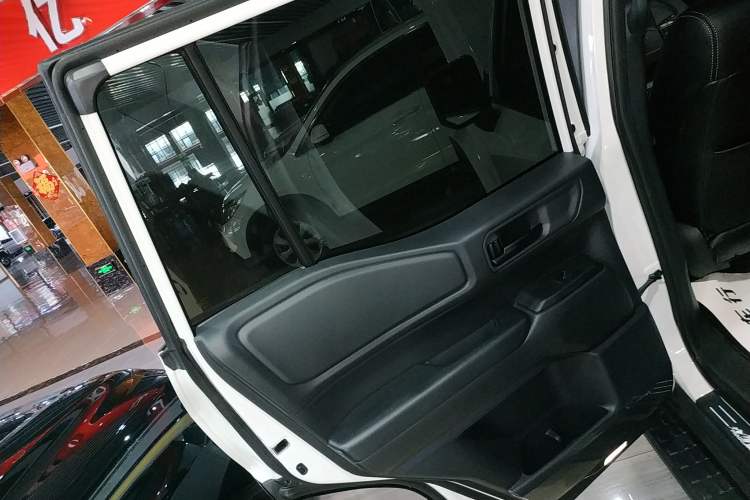 Used Toyota Prado 2025 2.4T Cross-Border BX Edition 5 Seats Left Rear Door Interior