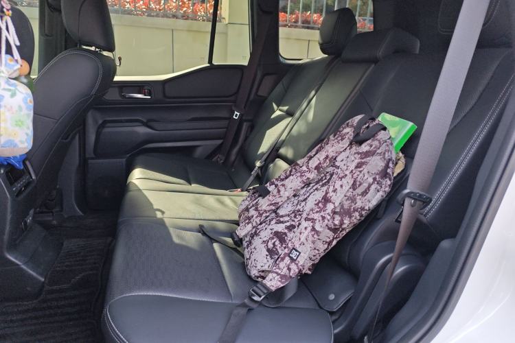 Used Toyota Prado 2025 2.4T All-Weather TX Version 5 Seats Left Rear Seat