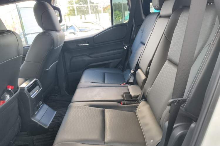 Used Toyota Prado 2025 2.4T All-Weather TX Version 5 Seats Left Rear Seat