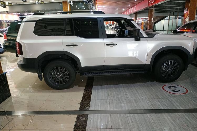 Used Toyota Prado 2025 2.4T Cross-Border BX Edition 5 Seats Rear Right 45 Deg