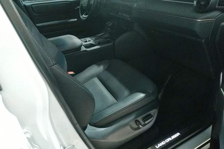 Used Toyota Prado 2025 2.4T Wilderness WX Edition 6 Seats Right Front Seat