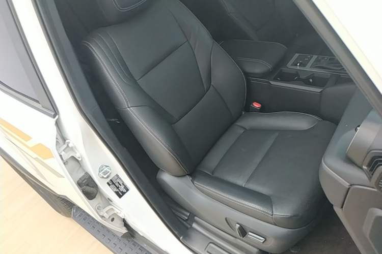 Used Toyota Prado 2025 2.4T All-Weather TX Version 5 Seats Right Front Seat