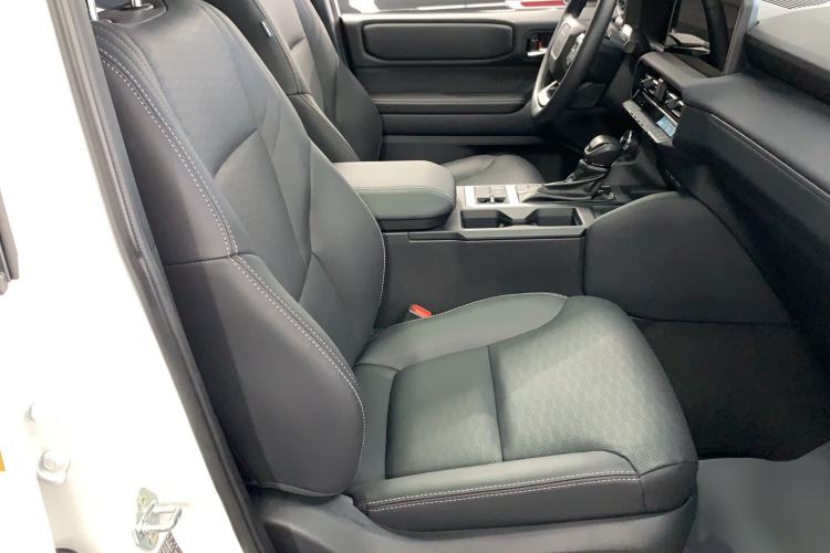 Used Toyota Prado 2025 2.4T All-Weather TX Version 5 Seats Right Front Seat