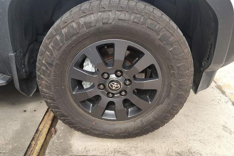 Used Toyota Prado 2025 2.4T Wilderness WX Edition 5 Seats Right Front Wheel Hub