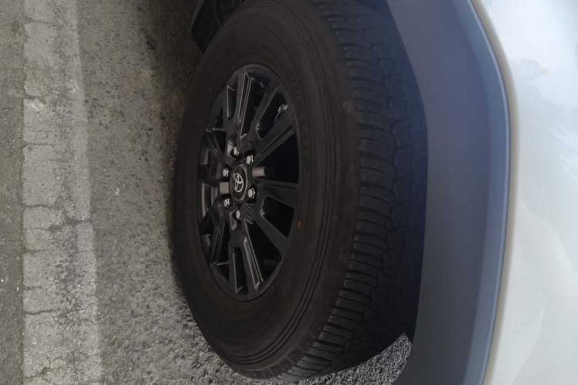 Used Toyota Prado 2025 2.4T Wilderness WX Edition 5 Seats Right Front Wheel Hub