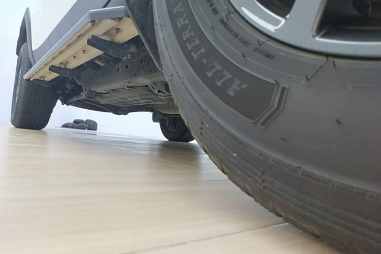 Used Toyota Prado 2025 2.4T All-Weather TX Version 5 Seats Right Side Sill