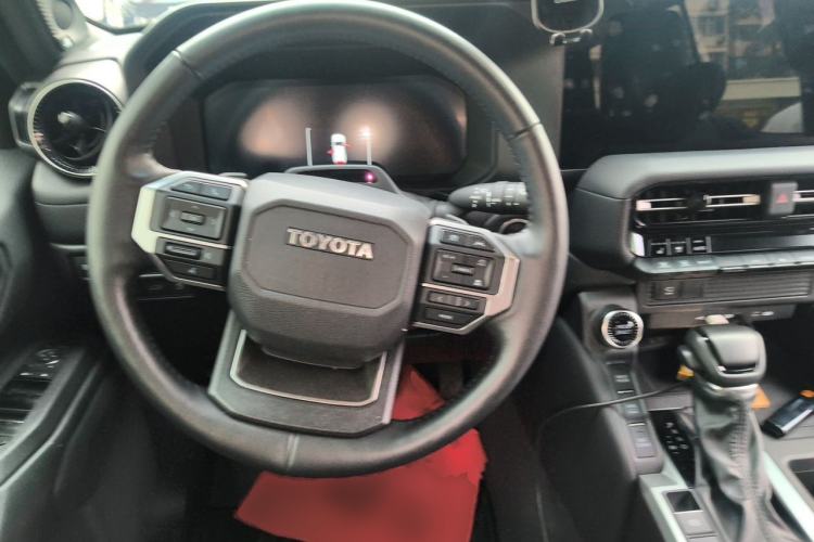 Used Toyota Prado 2025 2.4T Flagship VX Version 5 Seats Steering Wheel