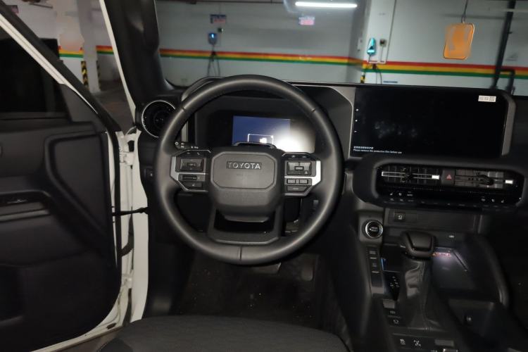 Used Toyota Prado 2025 2.4T All-Weather TX Version 5 Seats Steering Wheel
