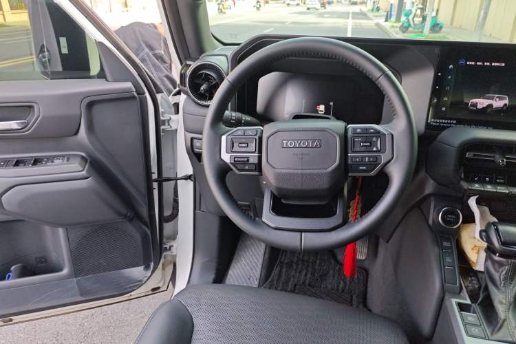 Used Toyota Prado 2025 2.4T All-Weather TX Version 5 Seats Steering Wheel