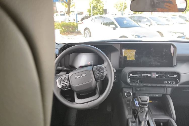 Used Toyota Prado 2025 2.4T All-Weather TX Version 5 Seats Steering Wheel