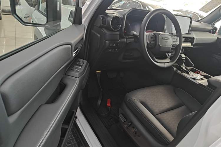 Used Toyota Prado 2026 Model 2.4T All-Round TX Edition 5-seater Driver Seat