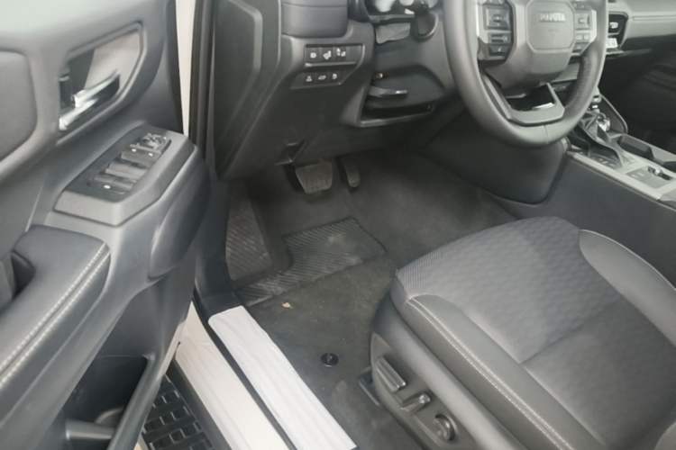 Used Toyota Prado 2026 Model 2.4T All-Round TX Edition 5-seater Driver Seat