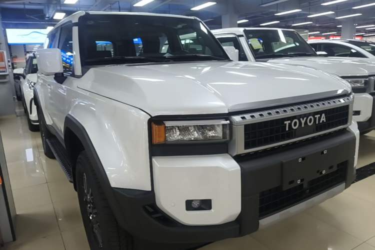 Used Toyota Prado 2026 Model 2.4T All-Round TX Edition 5-seater Front Right 45 Deg
