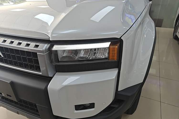 Used Toyota Prado 2026 Model 2.4T All-Round TX Edition 5-seater Left Front Headlight