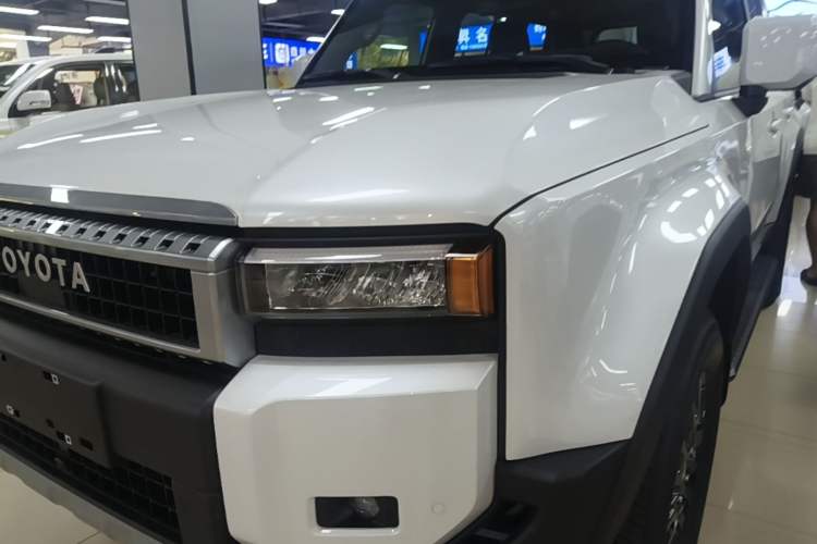 Used Toyota Prado 2026 Model 2.4T All-Round TX Edition 5-seater Left Front Headlight