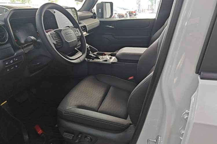 Used Toyota Prado 2026 Model 2.4T All-Round TX Edition 5-seater Left Front Seat