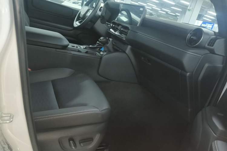 Used Toyota Prado 2026 Model 2.4T All-Round TX Edition 5-seater Right Front Seat
