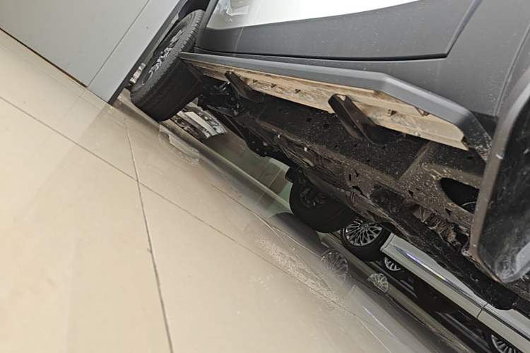 Used Toyota Prado 2026 Model 2.4T All-Round TX Edition 5-seater Right Side Sill