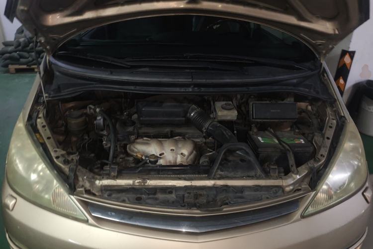 Used Toyota Previa 2004 2.4L AT Engine Bay