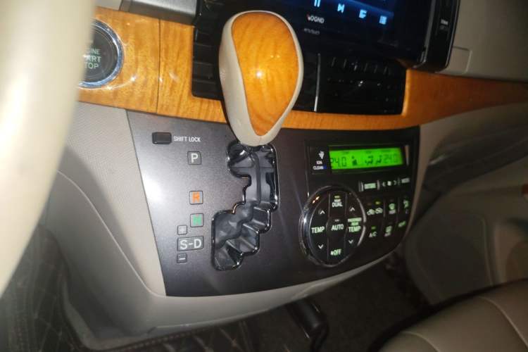 Used Toyota Previa 2006 2.4L 7-Seater Luxury Edition Gear Lever