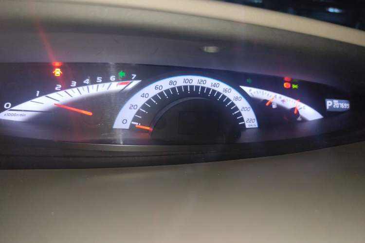 Used Toyota Previa 2006 2.4L 7-Seater Luxury Edition Instrument Cluster