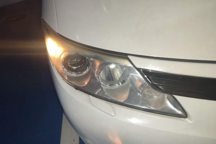 Used Toyota Previa 2006 2.4L 7-Seater Luxury Edition Right Front Headlight