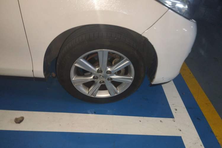 Used Toyota Previa 2006 2.4L 7-Seater Luxury Edition Right Front Wheel Hub