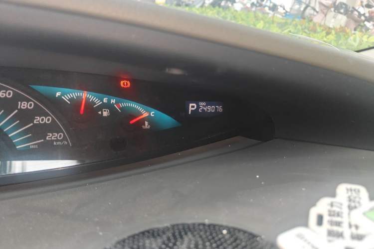 Used Toyota Previa 2006 2.4L 7-Seater Luxury Edition Odometer Close Up