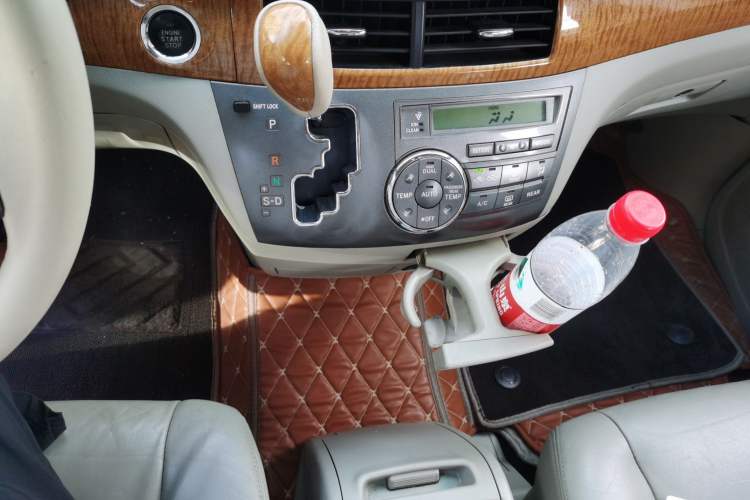 Used Toyota Previa 2006 2.4L 7-Seater Standard Edition Gear Lever
