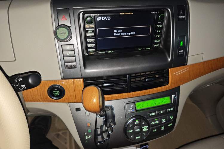Used Toyota Previa 2006 2.4L 7-Seater Luxury Edition Audio And AC Panel