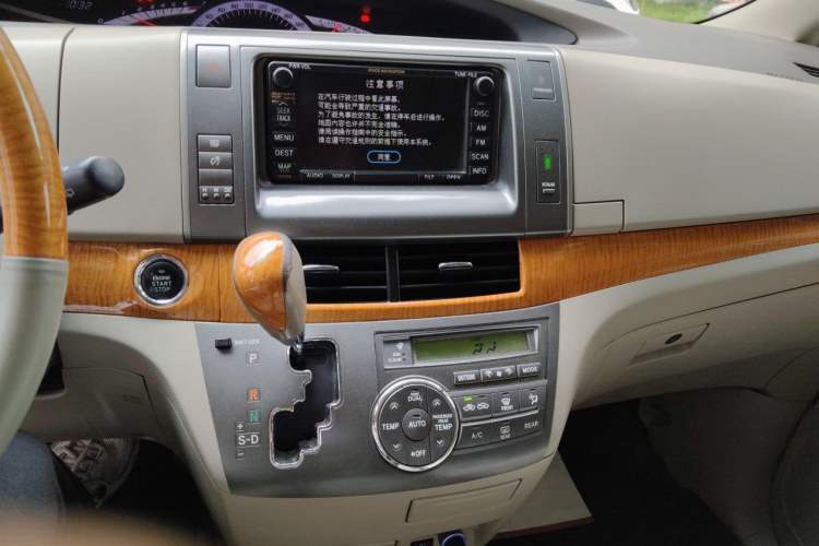 Used Toyota Previa 2006 2.4L 7-Seater Luxury Edition Audio And AC Panel