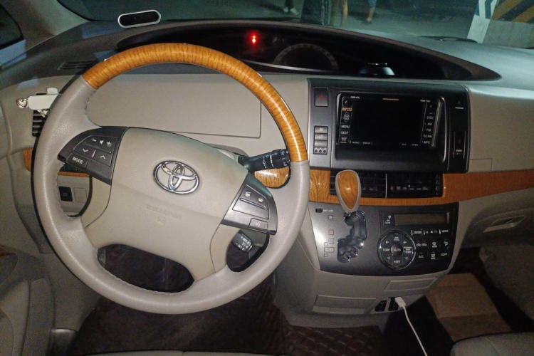 Used Toyota Previa 2006 2.4L 7-Seater Standard Edition Center Console