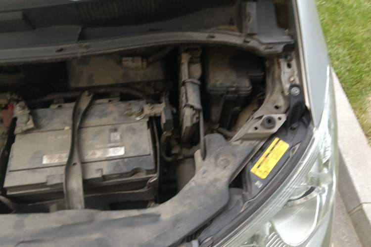 Used Toyota Previa 2006 2.4L 7-Seater Standard Edition Engine Bay Left