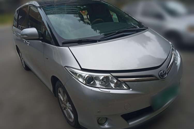 Used Toyota Previa 2006 2.4L 7-Seater Luxury Edition Front Right 45 Deg