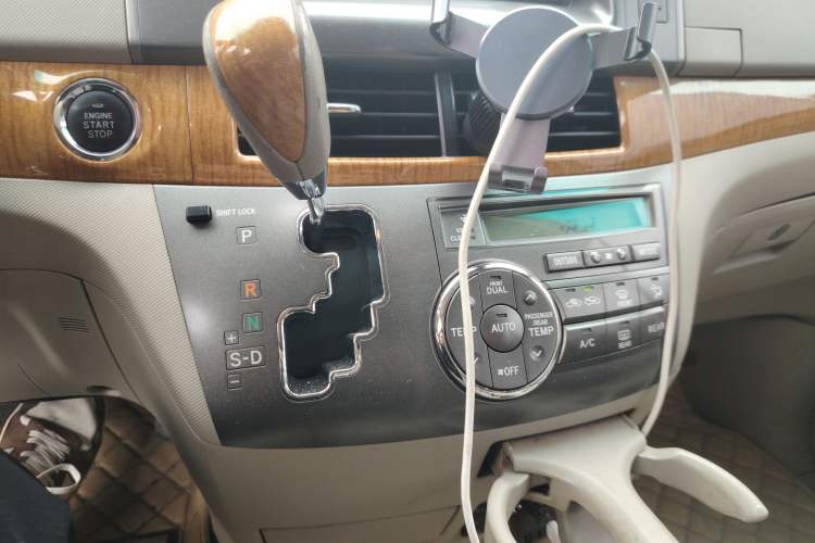 Used Toyota Previa 2006 2.4L 7-Seater Luxury Edition Gear Lever